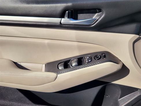 Used 2022 Nissan Altima 2.5 SV image 17