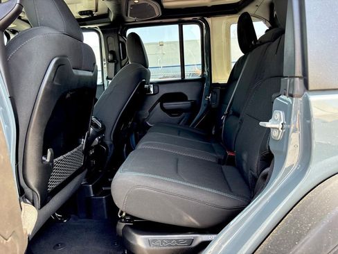 Used 2025 Jeep Wrangler Unlimited Rubicon 4xe w/ Convenience Group image 12