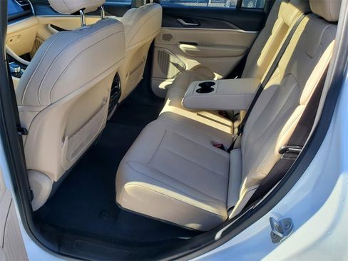 Used 2023 Jeep Grand Cherokee 4xe image 13