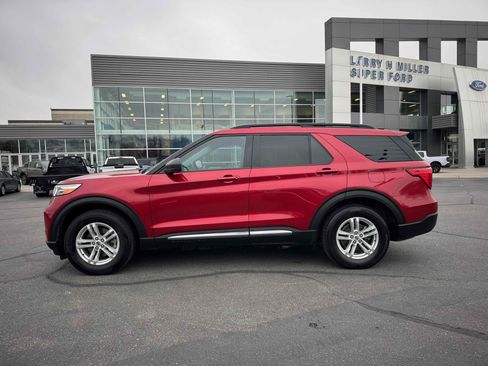 Certified 2021 Ford Explorer XLT w/ Equipment Group 202A image 3