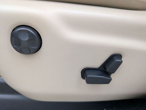 Used 2019 Jeep Grand Cherokee Limited w/ Trailer Tow Group IV image 13