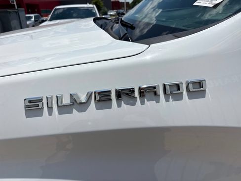 Used 2021 Chevrolet Silverado 1500 Custom w/ Custom Max Trailering Package AWD/4WD image 9