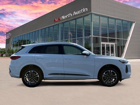 Used 2025 Audi Q5 Premium Plus w/ Premium Plus AWD/4WD image 7