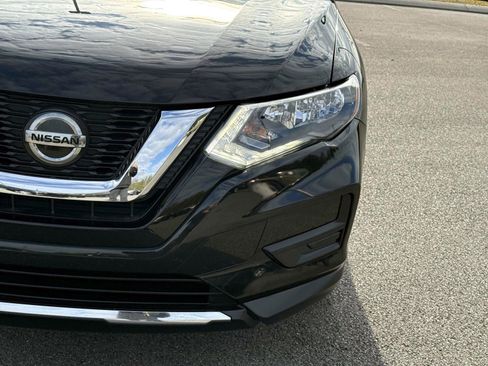Used 2020 Nissan Rogue S image 11