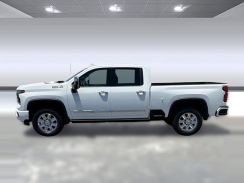 Used 2024 Chevrolet Silverado 3500 High Country w/ High Country Premium Package AWD/4WD image 2