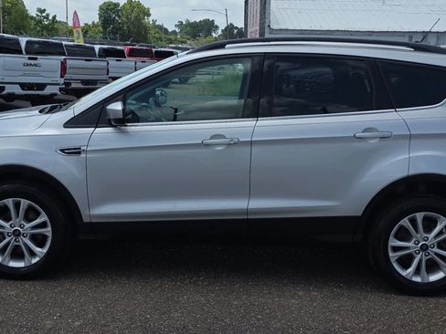 Used 2018 Ford Escape SE w/ SE Sync 3 Package FWD image 6