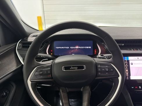 New 2026 Jeep Grand Cherokee Altitude image 14