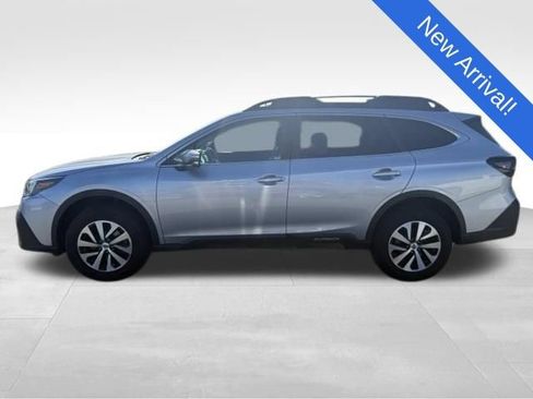 Used 2020 Subaru Outback Premium w/ Popular Package #1 AWD/4WD image 4