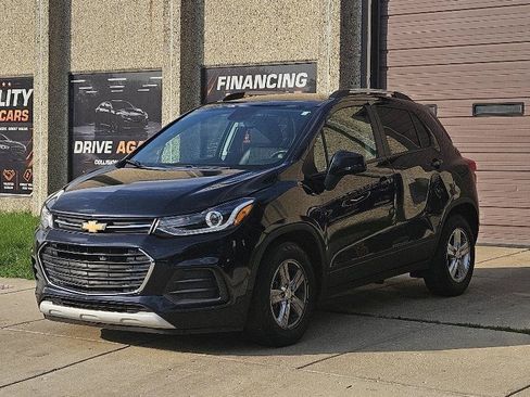 Used 2022 Chevrolet Trax LT FWD image 3