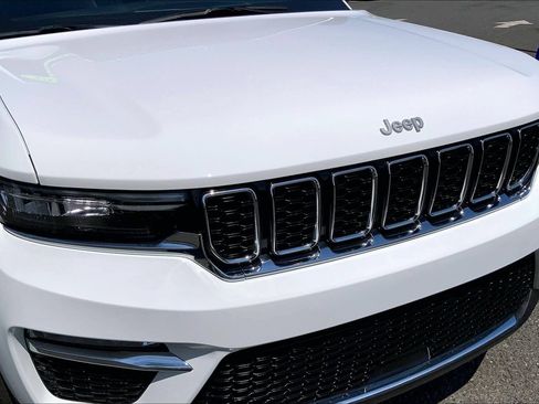 Certified 2024 Jeep Grand Cherokee Limited AWD/4WD image 26