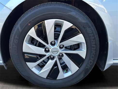 Used 2024 Nissan Altima 2.5 S image 44