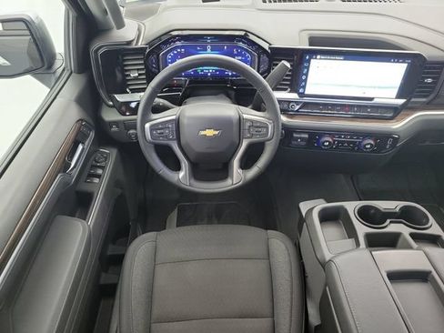Used 2025 Chevrolet Silverado 1500 LT RWD image 16