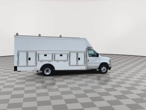 New 2027 Ford E-450 and Econoline 450 Super Duty w/ Power Equipment Group RWD image 32