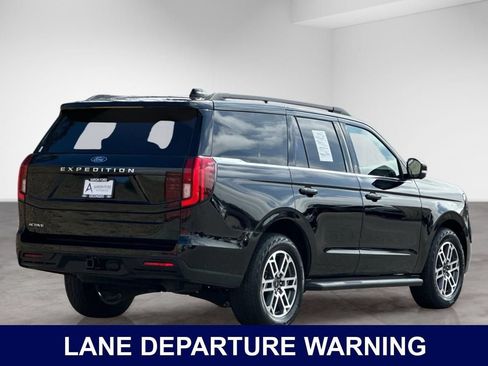 Used 2025 Ford Expedition Active AWD/4WD image 5