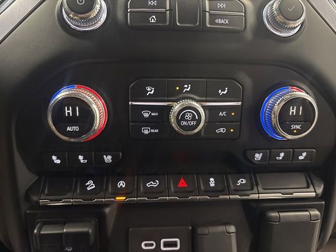 Used 2020 GMC Sierra 1500 SLT image 26