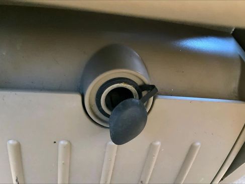 Used 2006 Ford F150 XLT image 32