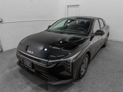Used 2025 Kia K4 LX image 4