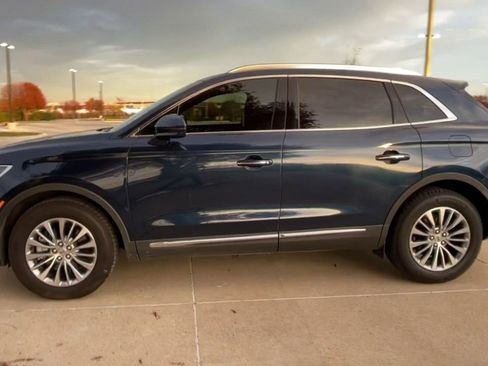 Used 2017 Lincoln MKX Select w/ Enhanced Security Package image 7