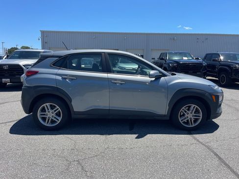 Used 2021 Hyundai Kona SE AWD/4WD image 6