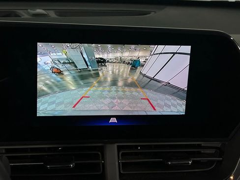 Used 2025 Chevrolet Trax LT w/ LT Convenience Package image 16