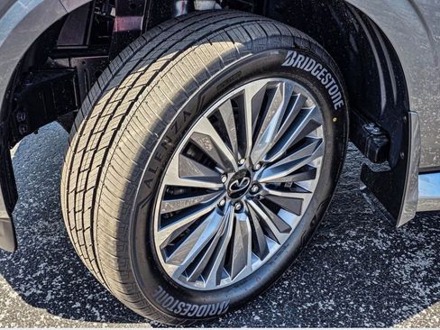 New 2026 INFINITI QX80 Luxe image 13