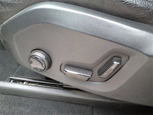 Used 2018 Volvo XC90 T6 Momentum w/ Convenience Package image 14