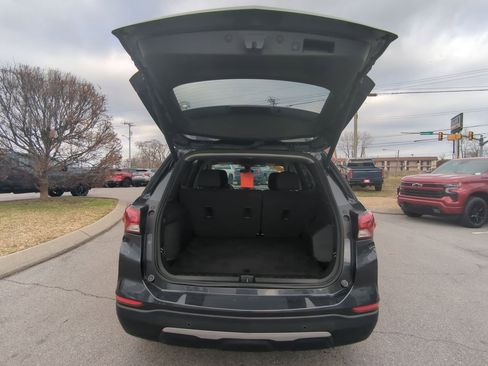 Used 2025 Chevrolet Trax RS w/ Driver Confidence Package image 27