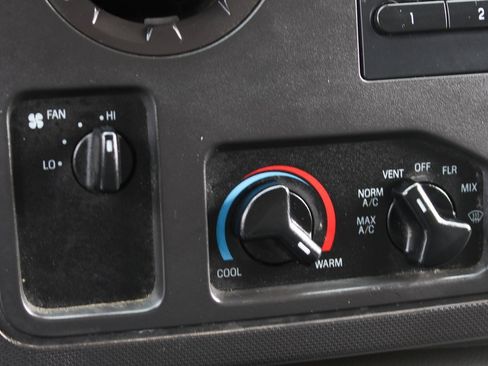 Used 2014 Ford E-350 and Econoline 350 Super Duty w/ Power Windows & Locks Group image 28