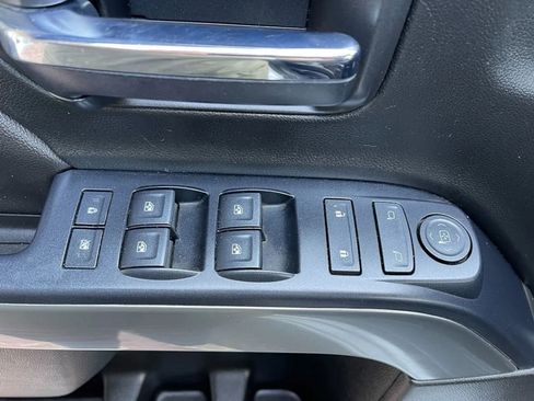 Used 2018 Chevrolet Silverado 1500 LT image 15