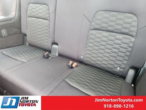 Used 2025 Nissan Pathfinder SV AWD/4WD image 31