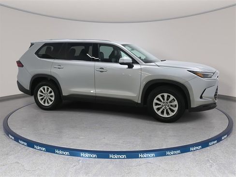 Used 2025 Toyota Grand Highlander AWD image 4