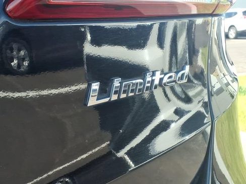 Used 2017 Hyundai Santa Fe Limited FWD image 25