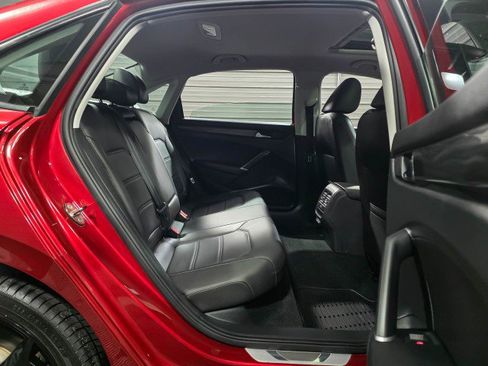 Used 2020 Volkswagen Passat 2.0T R-Line image 16