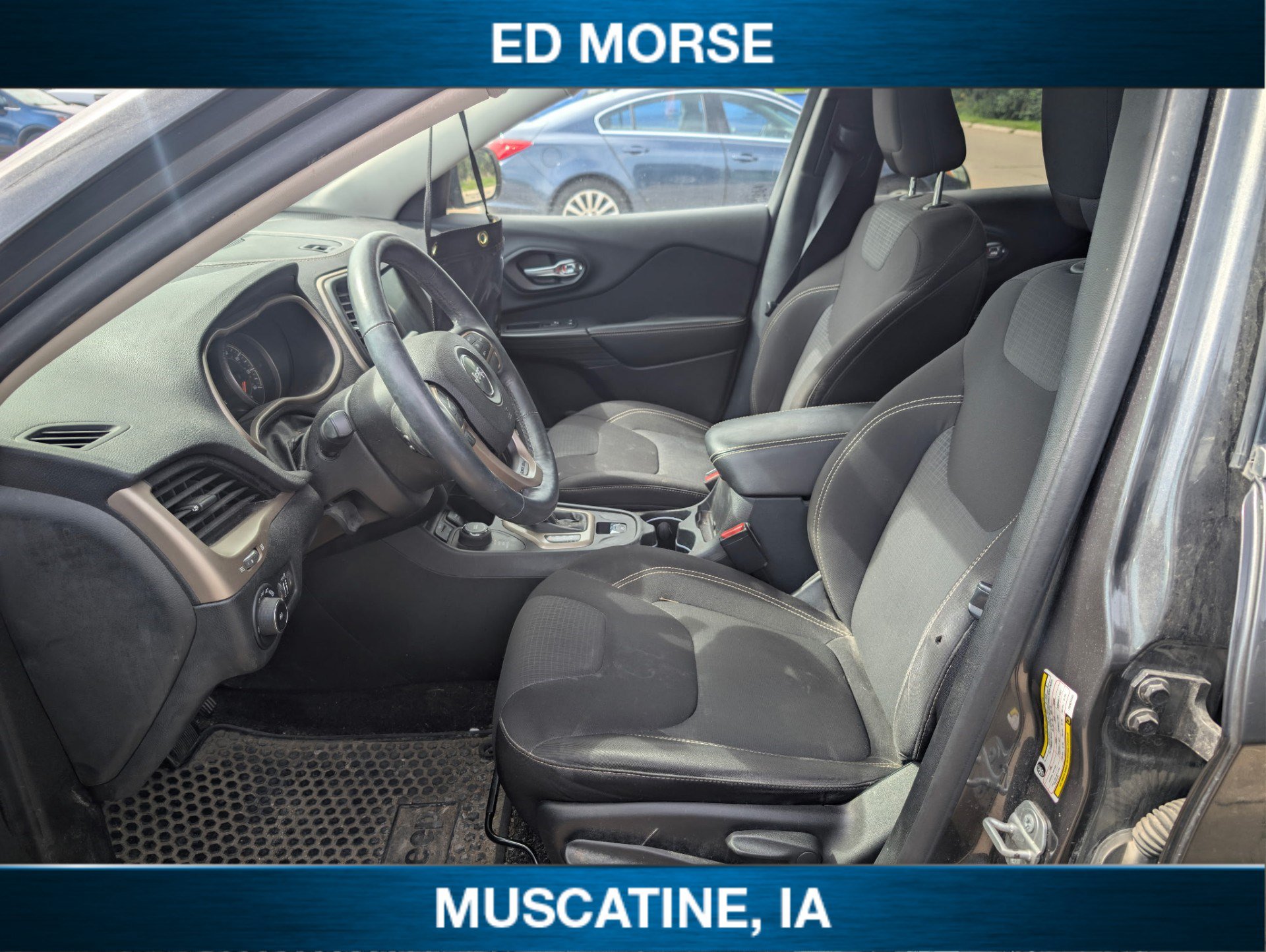 Used 2015 Jeep Cherokee Latitude w/ Cold Weather Group AWD/4WD image 5
