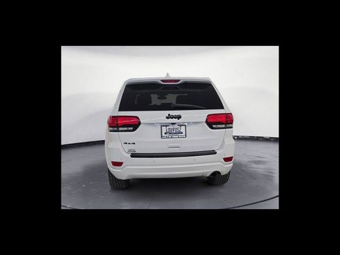 Used 2018 Jeep Grand Cherokee Altitude image 5