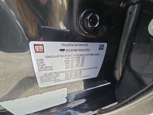 Used 2022 Chevrolet Silverado 2500 LT w/ Snow Plow Prep/Camper Package image 71