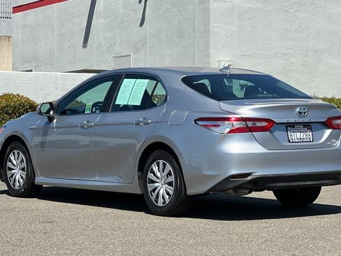 Used 2020 Toyota Camry LE FWD image 7