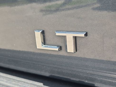Used 2021 Chevrolet Suburban LT w/ Rear Media and Nav Package RWD image 34