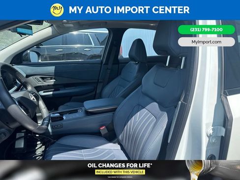 Used 2024 Nissan Ariya AWD image 7