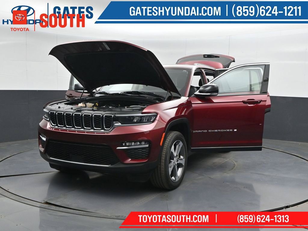 Used 2023 Jeep Grand Cherokee Limited AWD/4WD image 55