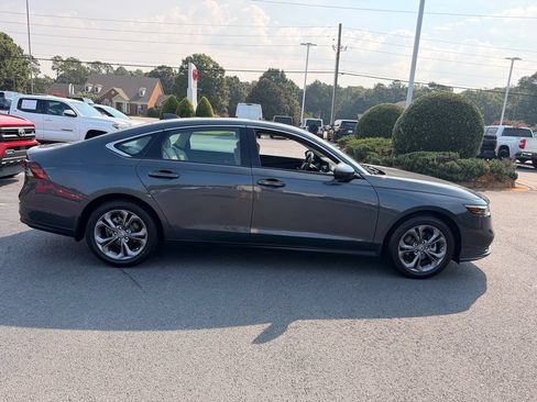 Used 2024 Honda Accord EX image 12