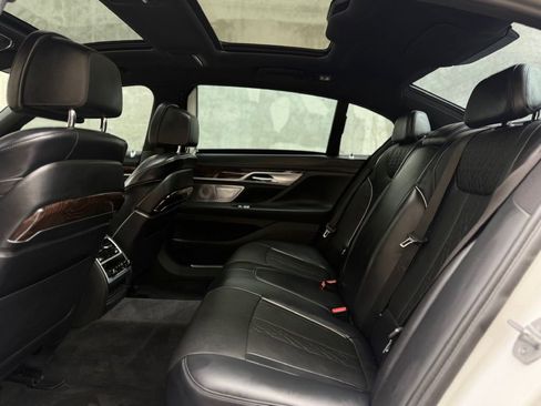 Used 2017 BMW 750i xDrive image 28