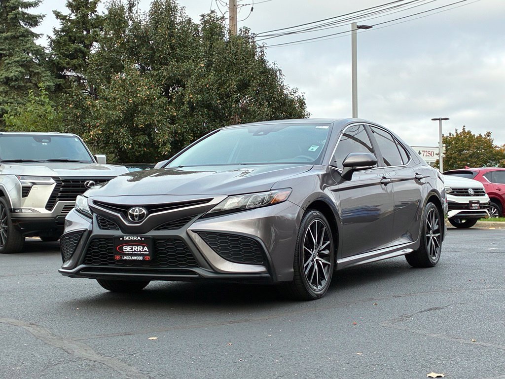 Used 2024 Toyota Camry SE FWD image 1