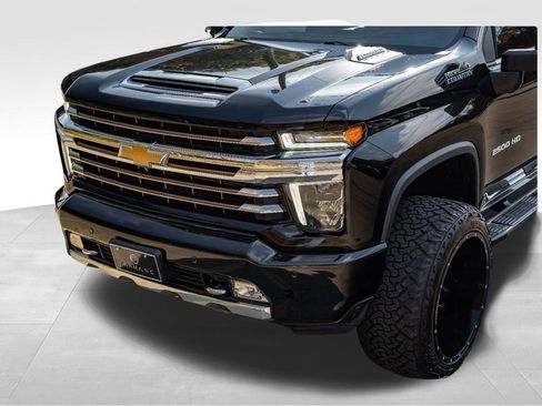 Used 2021 Chevrolet Silverado 2500 High Country w/ Z71 Off-Road Package image 11