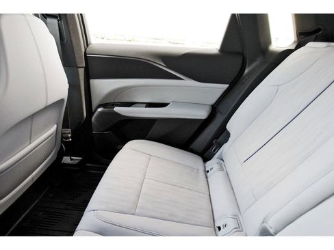 New 2026 Cadillac Lyriq Luxury image 12