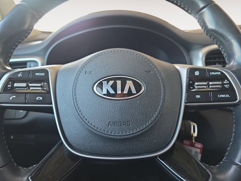 Used 2019 Kia Sorento S image 11