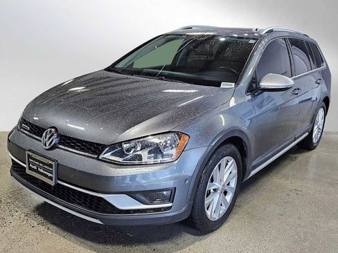 Used 2017 Volkswagen Golf Alltrack SE image 3