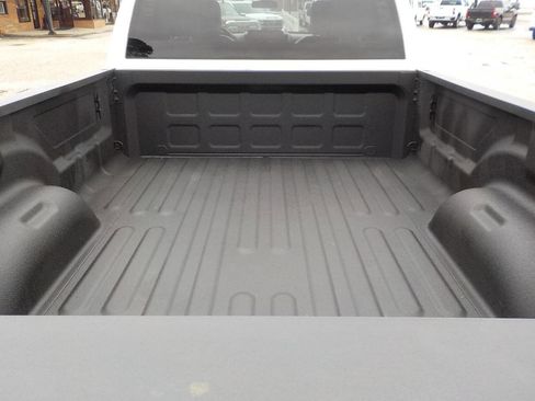 Used 2022 RAM 2500 Tradesman w/ Chrome Appearance Group image 5