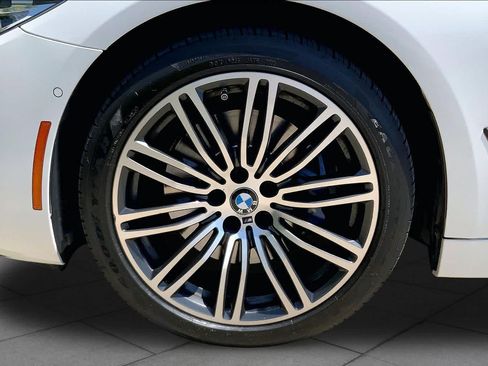 Used 2019 BMW 530i w/ M Sport Package RWD image 10