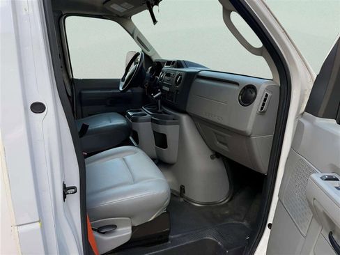 Used 2017 Ford E-450 and Econoline 450 Super Duty w/ Power Windows & Locks Group RWD image 17